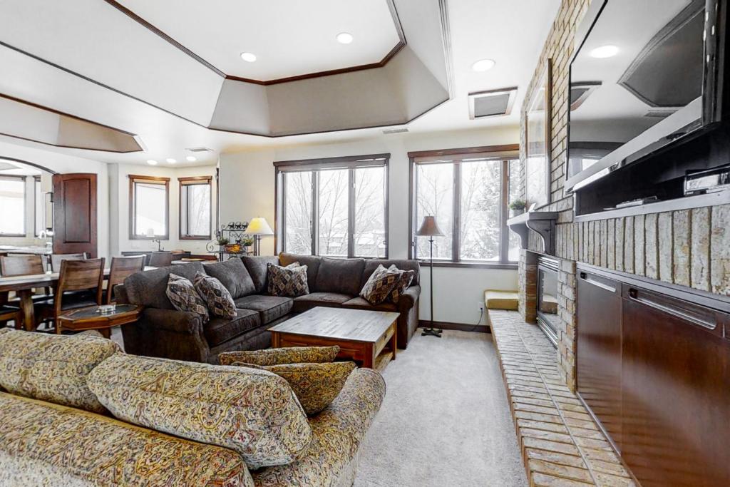 Meadows Penthouse A, Steamboat Springs (updated prices 2026) - Mountain Meadows Penthouse Rentals Luxury