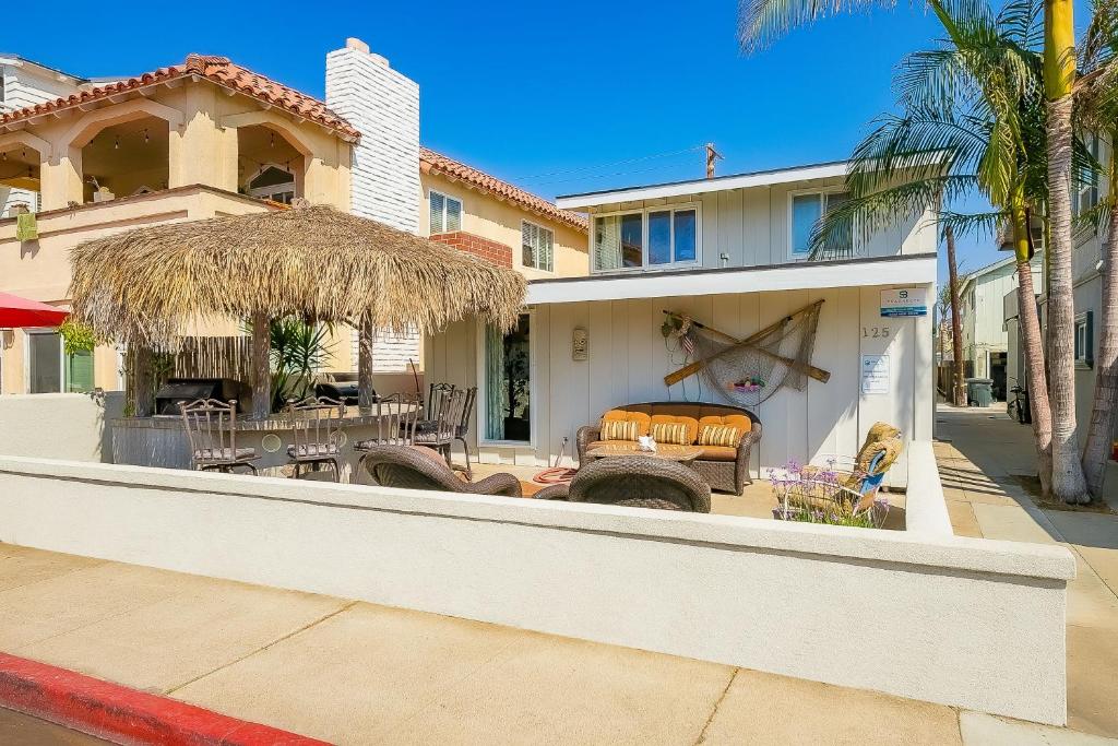 Nautical Newport Duplex Compound, Newport Beach (updated prices 2024)