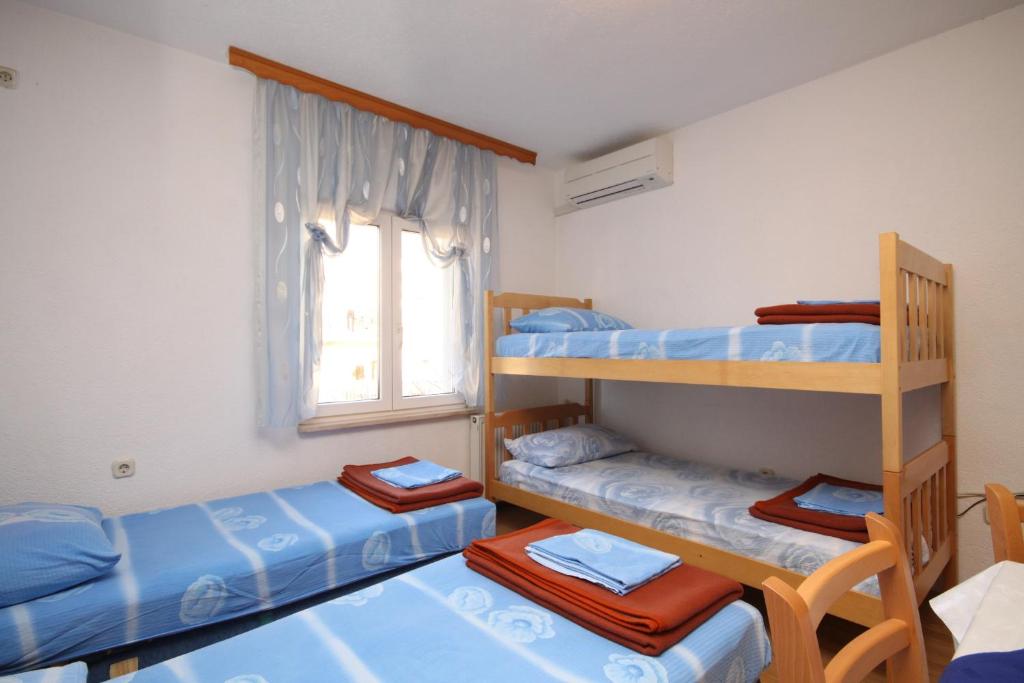 Apartments by the sea Kastel Kambelovac, Kastela - 8627 - Estudio