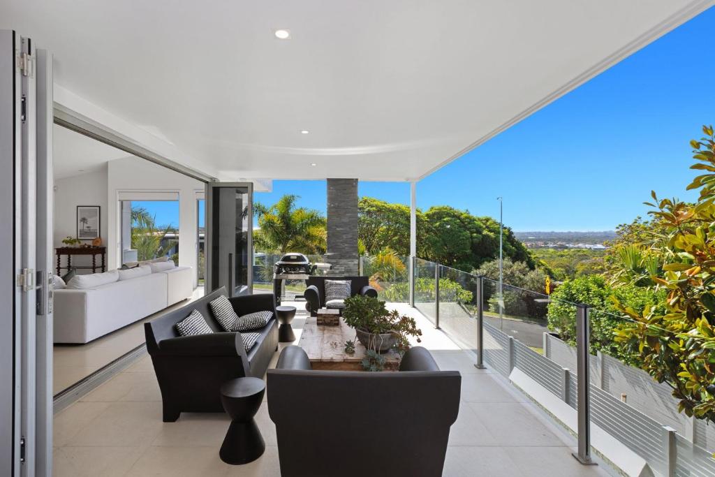 Seascape Views on Kingscliff Hill with Pool