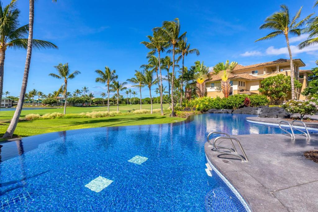Bazén v ubytování Fairway Villas Waikoloa by OUTRIGGER nebo v jeho okolí