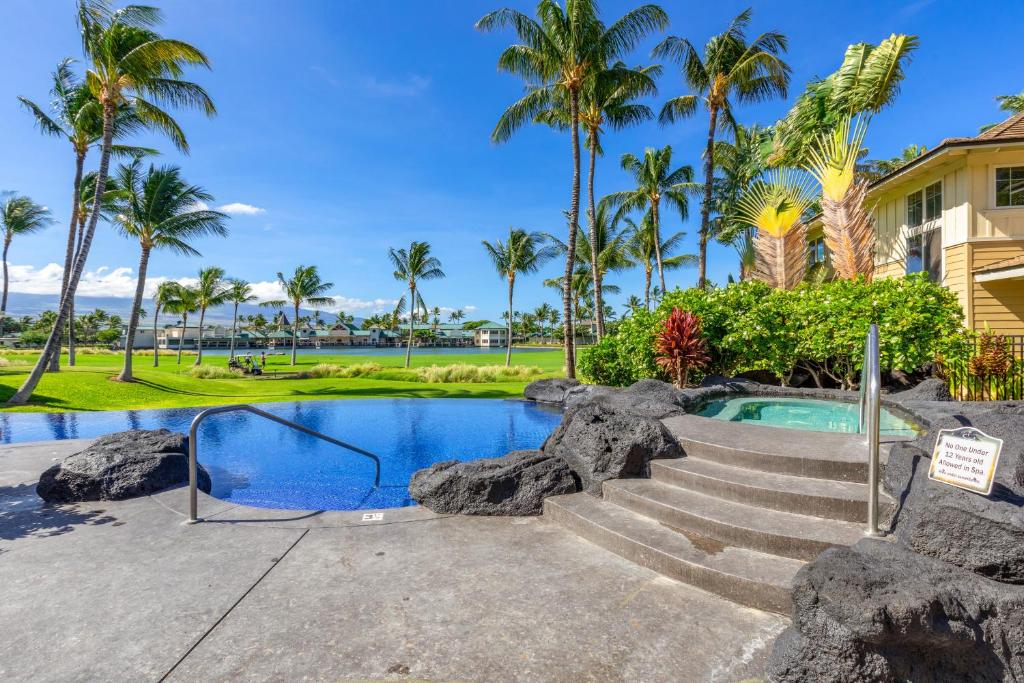 Bazén v ubytování Fairway Villas Waikoloa by OUTRIGGER nebo v jeho okolí