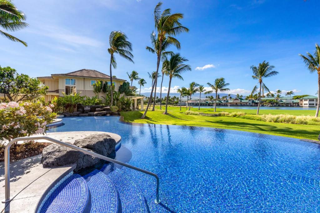 Bazén v ubytování Fairway Villas Waikoloa by OUTRIGGER nebo v jeho okolí