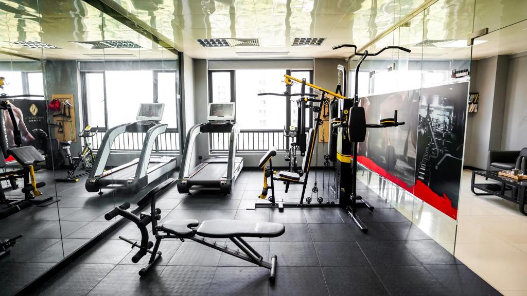 Fitness centrum a/nebo fitness zařízení v ubytování 佛山金美域林禧酒店