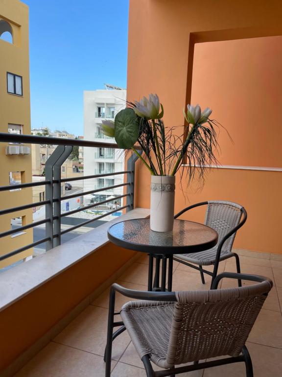 Μπαλκόνι ή βεράντα στο VIP Resort Apartment on Makenzie Beach