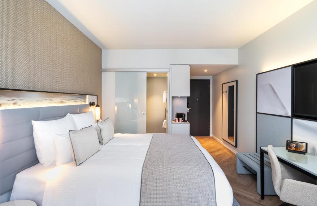 
Superior Double Room including airport shuttle
