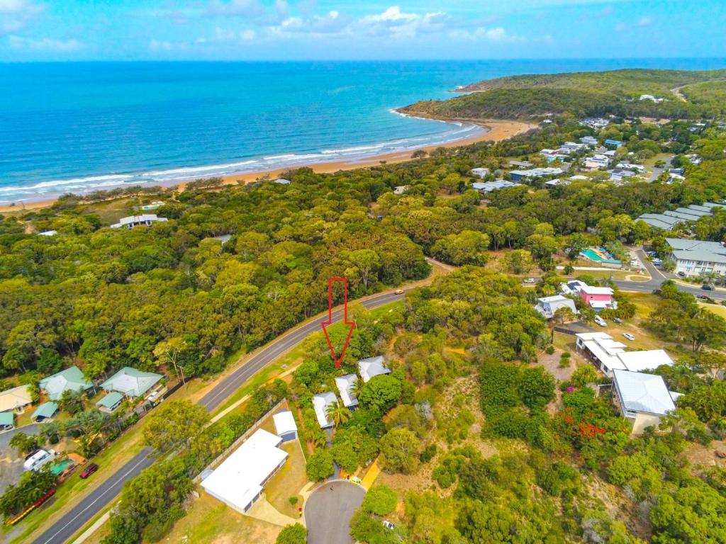 - une vue aérienne sur la plage et l'océan dans l'établissement Sunbird Gardens Villa 3, à Agnes Water