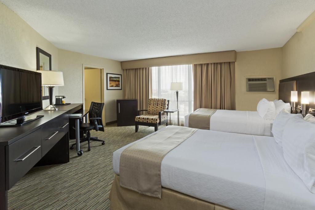 Krevet ili kreveti u jedinici u objektu Holiday Inn Miami International Airport by IHG
