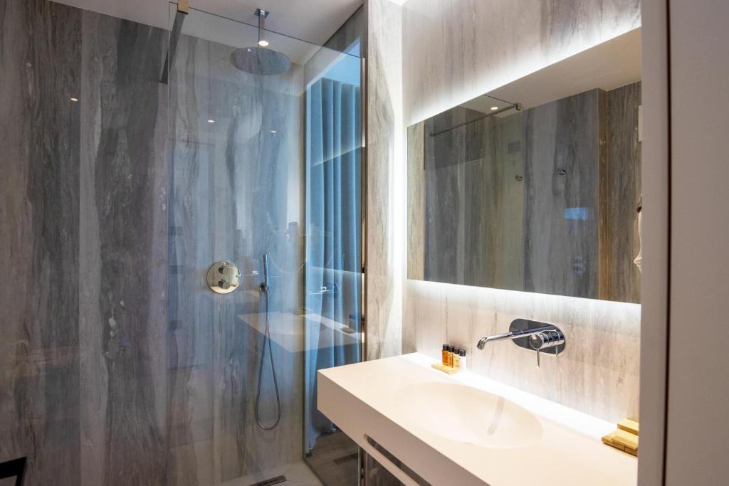 Mango Luxury Resorts - Image 3