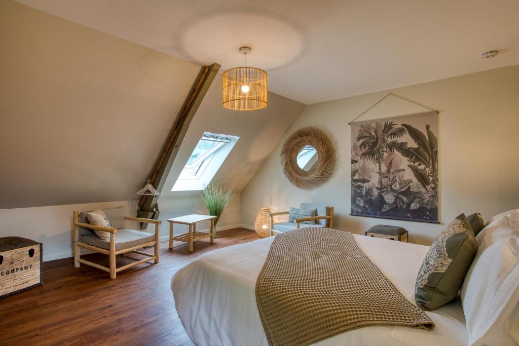 O'Myosotis - 400m Centre Historique - Parking Gratuit - Piscine et Jardin - 13