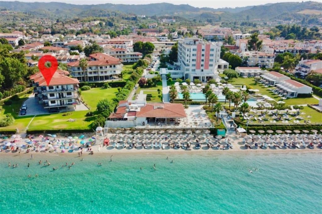 Seafront Apartment Hanioti 1 bedroom 5 guests, Hanioti (updated