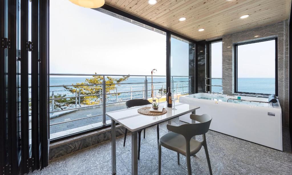 Fotografie z fotogalerie ubytování Dal Bodre Pool & Spa Pension v destinaci Pchohang