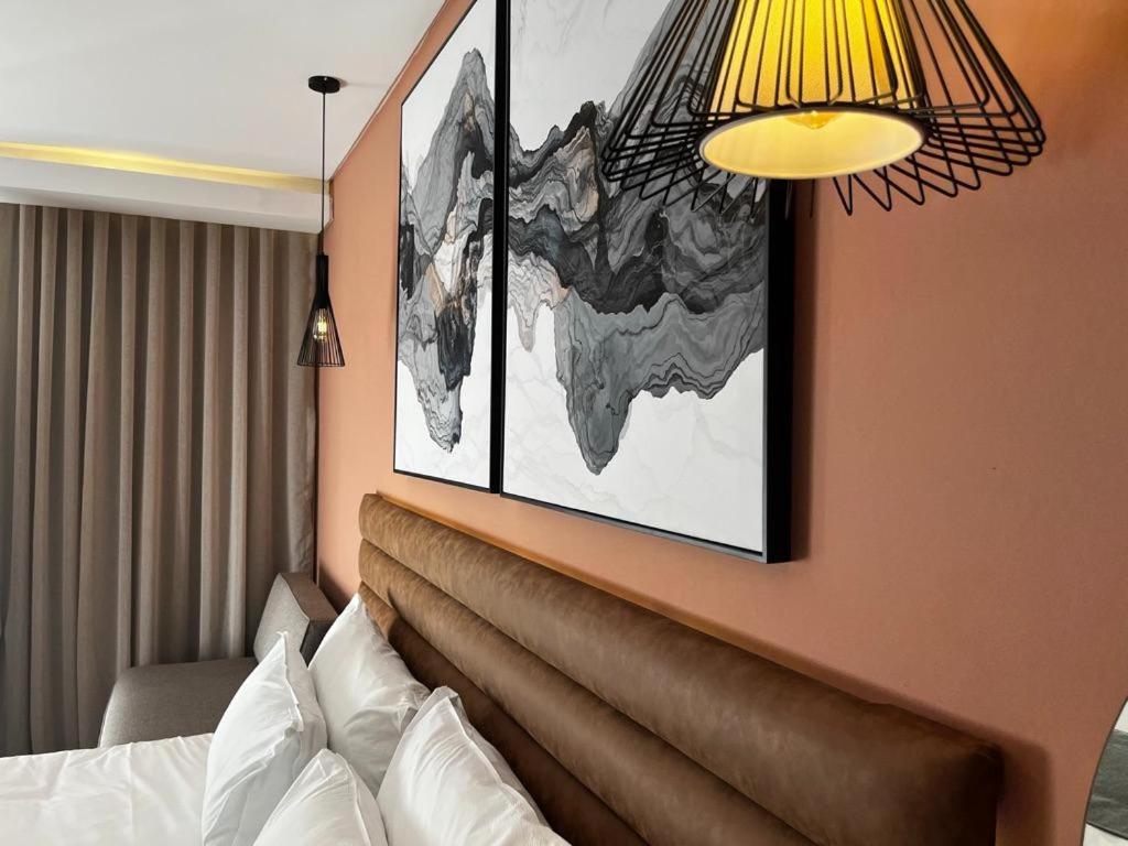 Riverleaf Hotel - Deluxe King Room