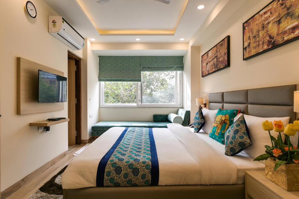 MOYDOM Private Ensuite with Shared Balcony & Kitchen - Housity