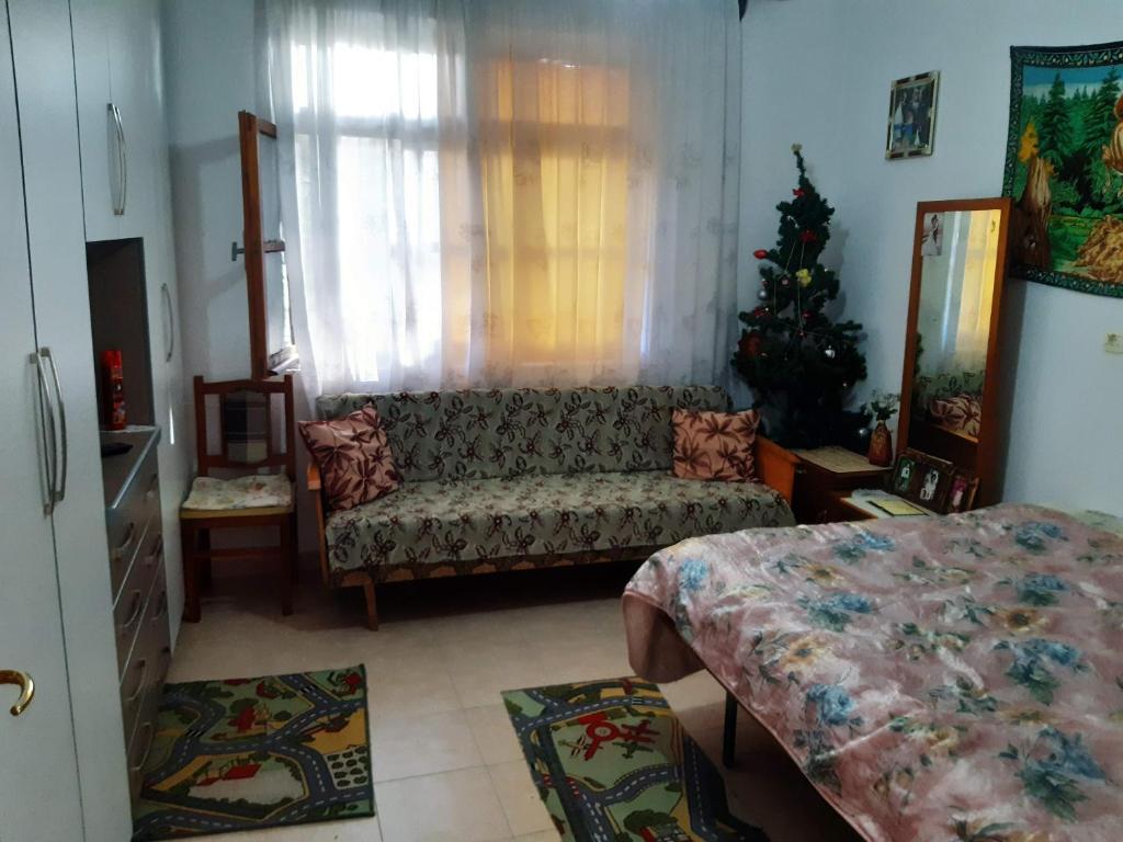 Jorgos Villa - Imazhi 2