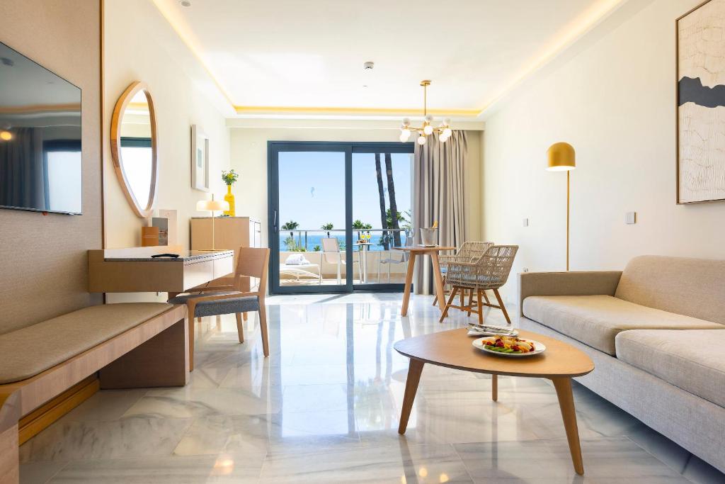 Hipotels Barrosa Palace & Spa - جناح سينيور