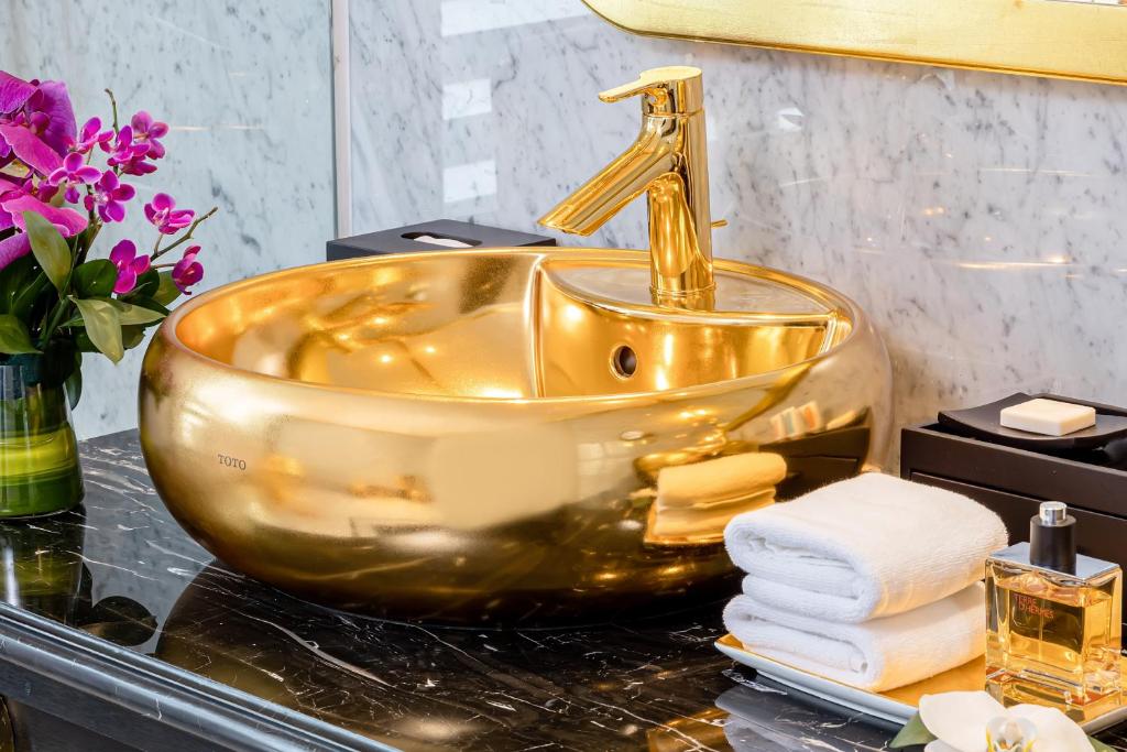Suite Golden