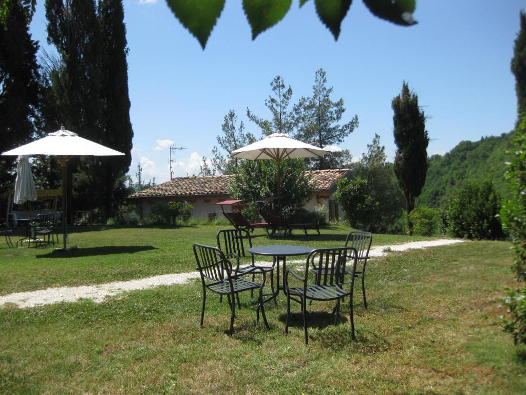 Vonkajšia záhrada v ubytovaní Country House-B&B-Appartamenti Ai Cipressi