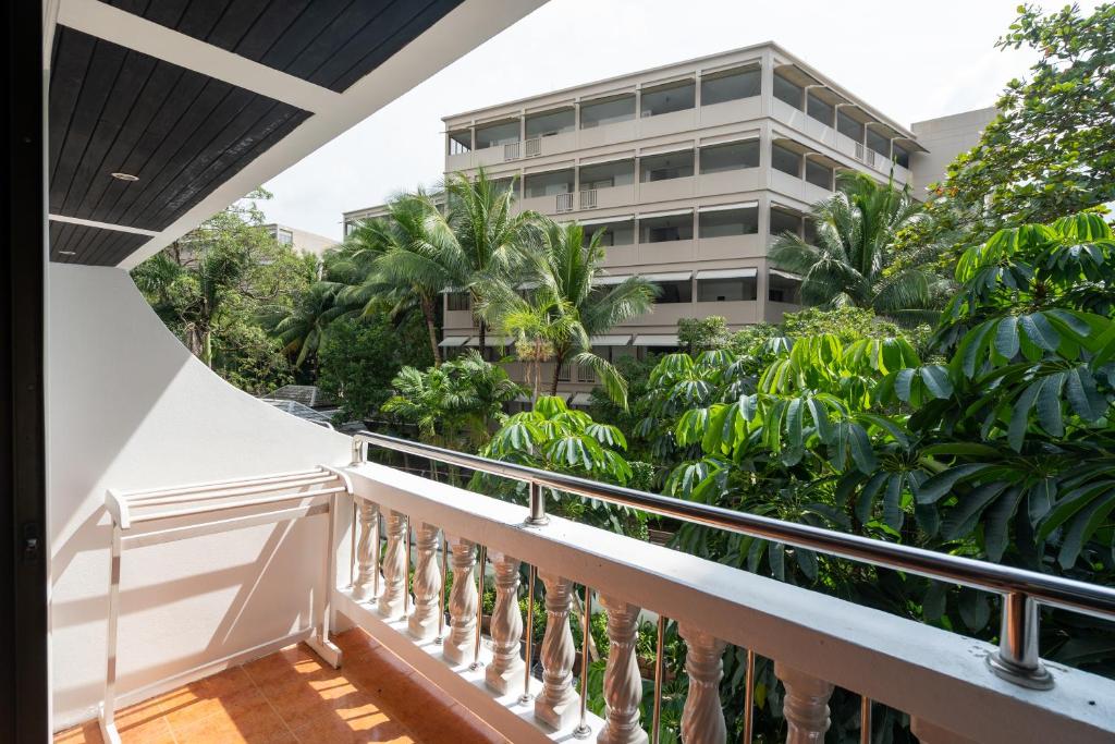 Patong Central Residence & Apartment - Resim 36