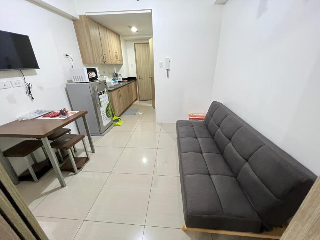 SHORE RES TOWER A 1 unit 705