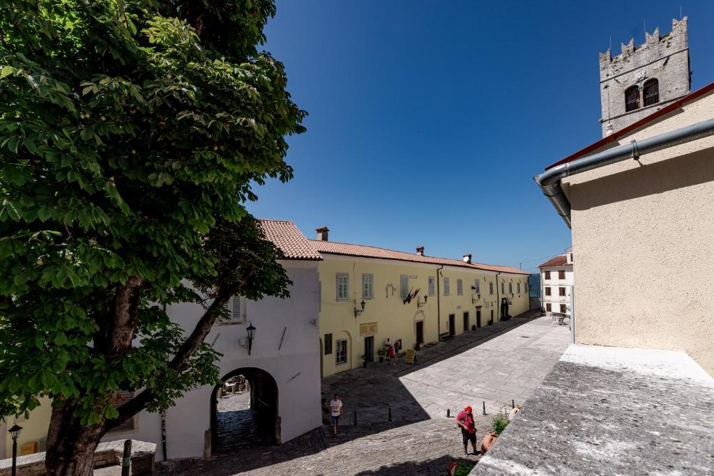 Budynek, w którym mieści się hotel