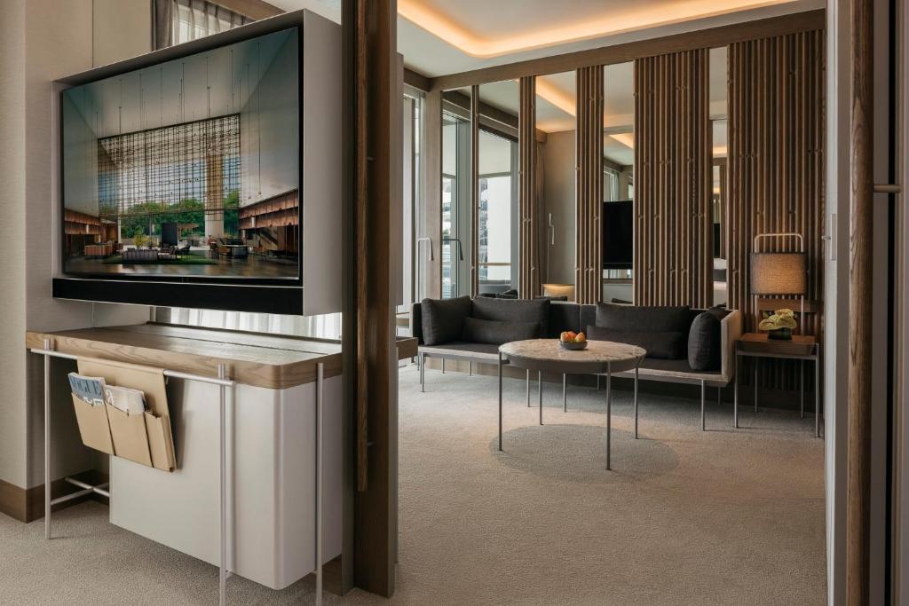 TV/trung tâm giải trí tại Pan Pacific Orchard