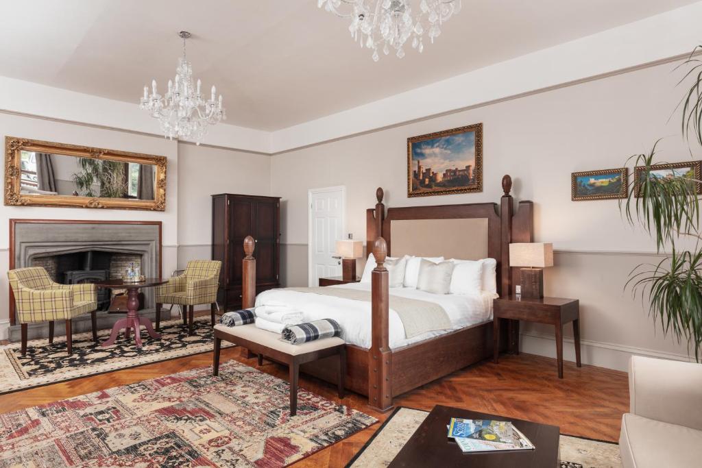 Tulloch Castle Hotel ‘A Bespoke Hotel’ - Deluxe King Suite