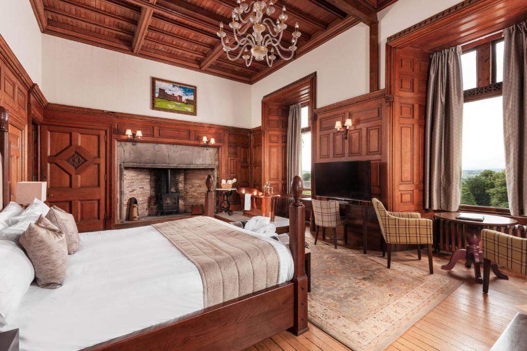 Tulloch Castle Hotel ‘A Bespoke Hotel’ - Superior King Suite