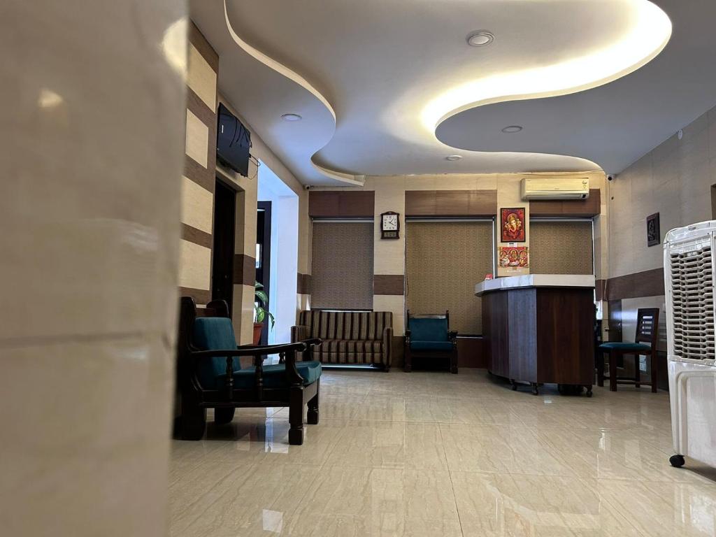 Hotel Golden Prime Jaipur at ₹ 1615 - Reviews, Photos & Offer