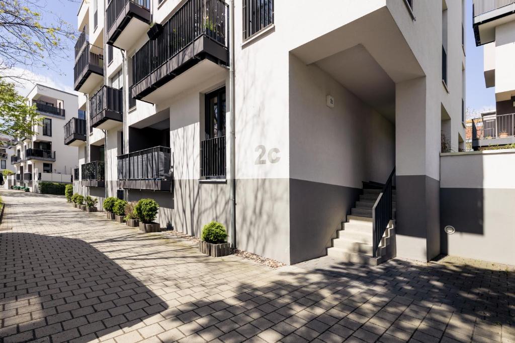 PINEAPPLE APARTMENTS - Zwinger IV - 65qm - 1x free parking - 15