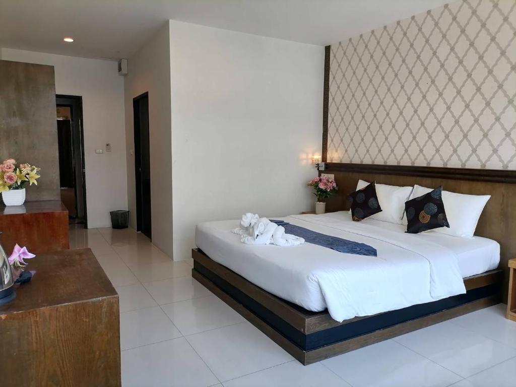 NJ PATONG HOTEL - Resim 25