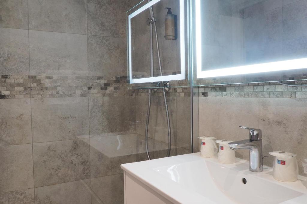 Hotel Busby - Resim 17