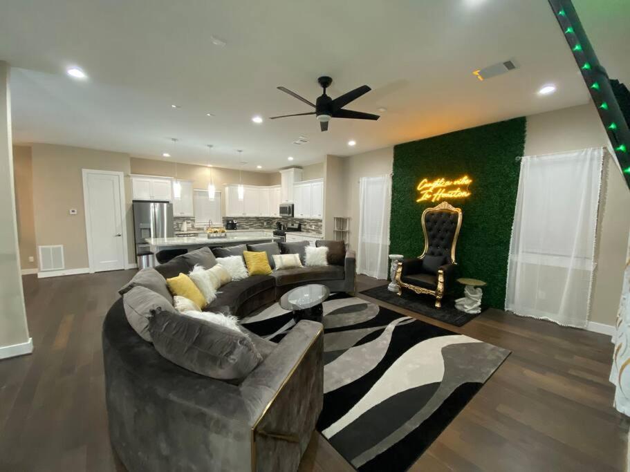 Caught a Vibe In Houston Hot Tub, Houston (updated prices 2024)