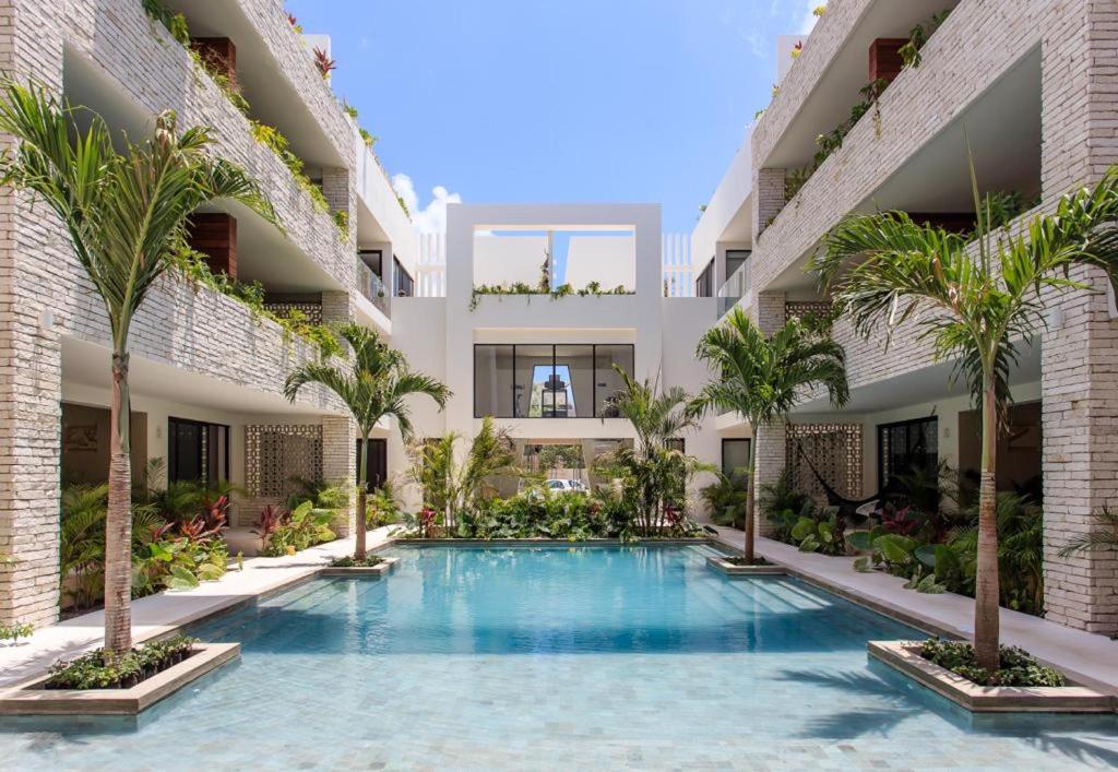Penthouse Haven with Pv Rooftop Pool Gym and 24h Security