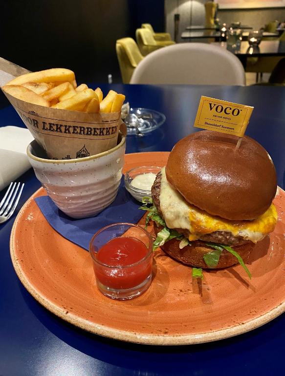 voco Dusseldorf Seestern by IHG - Resim 24