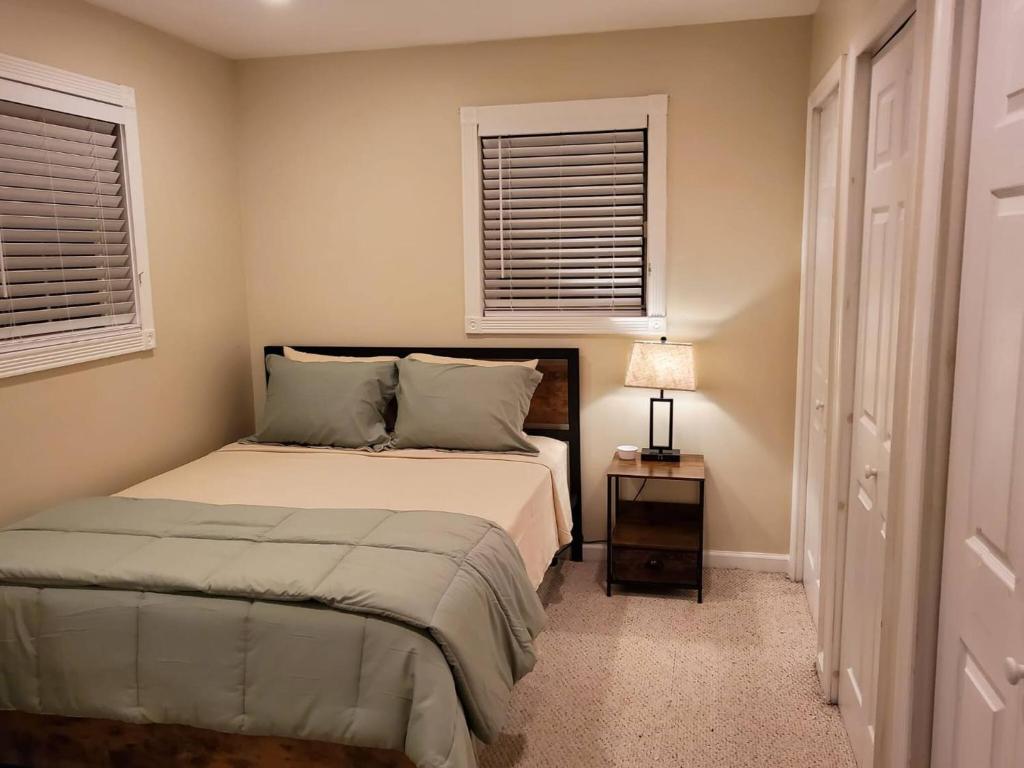 Кровать или кровати в номере Room in House - Majestic Private Room