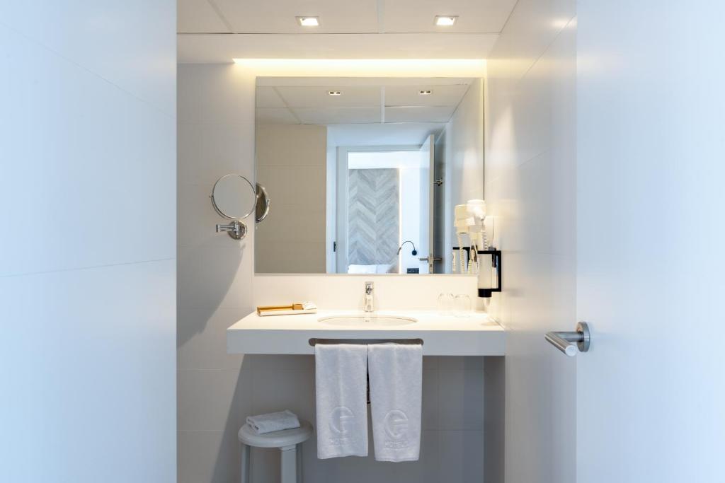 
Classic Double Room with City View
