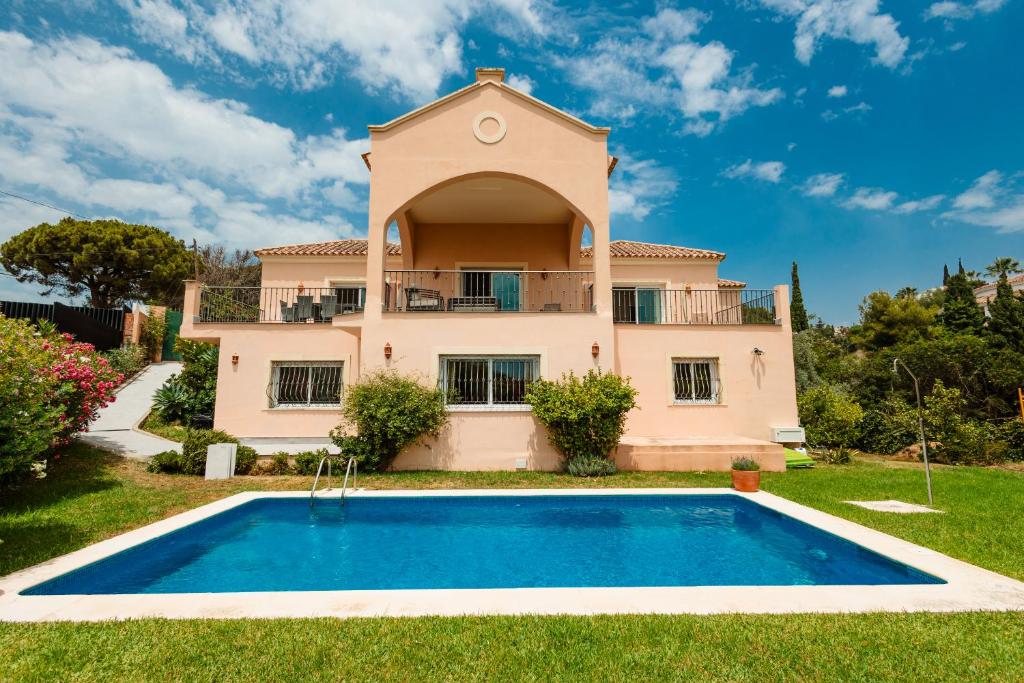 Incredible 5 bedroom villa with private pool and sea views ...