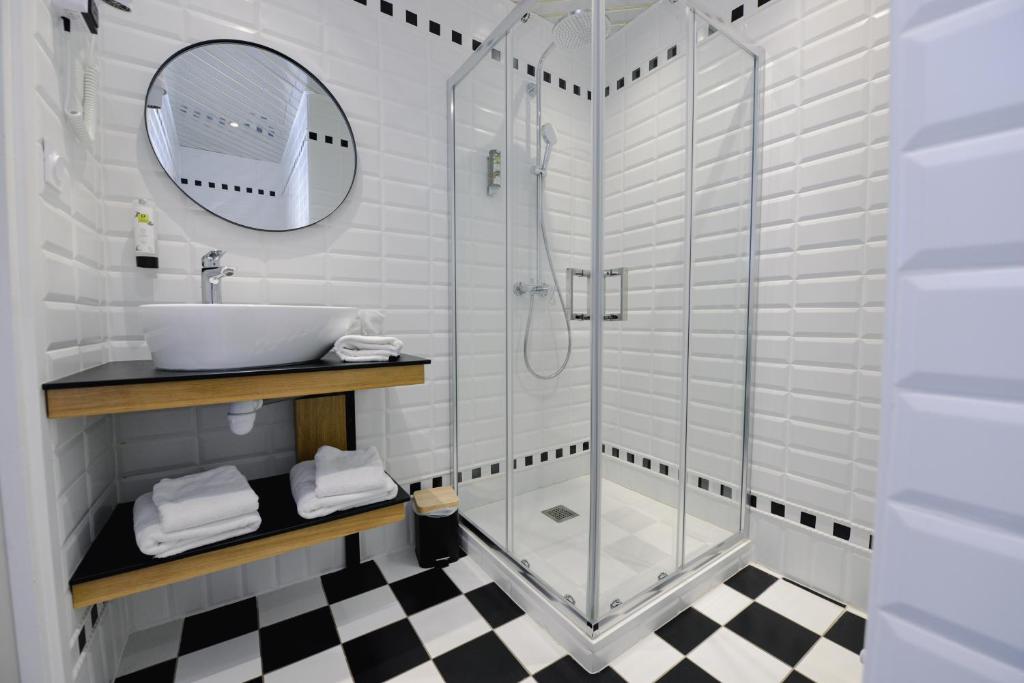 Hostellerie Saint Pierre - Double Or Twin Room With Village View