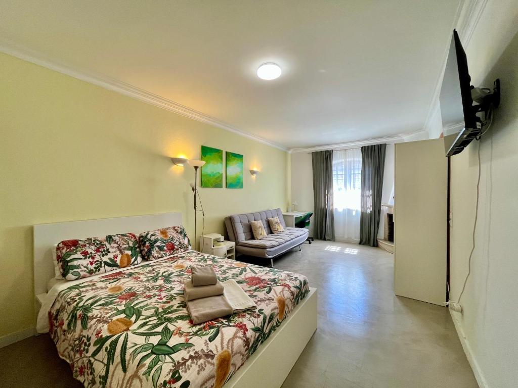 Cama ou camas em um quarto em Ljmonade Hostel