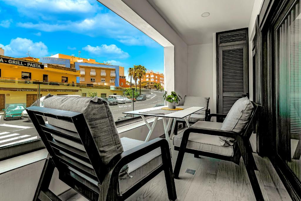 Luxury apartment Sun4ever tesisinde bir balkon veya teras