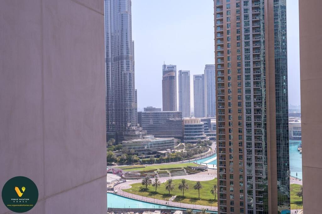 Nespecifikovaný výhled na destinaci Dubaj nebo výhled na město při pohledu z apartmánu