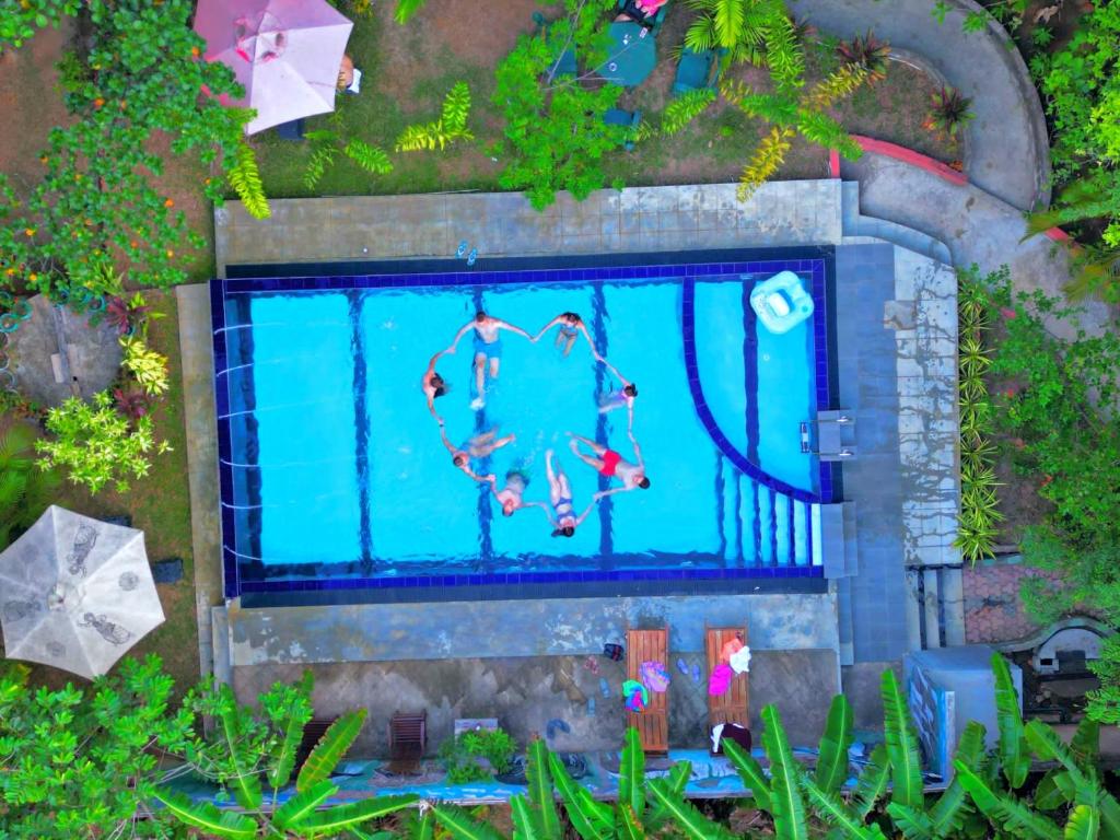 Bazén v ubytování Levona Garden Resort nebo v jeho okolí