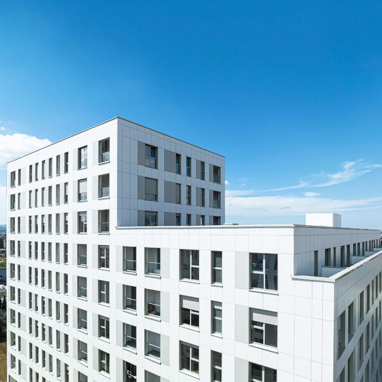 LUXURY Rooftop 23 - Image 6