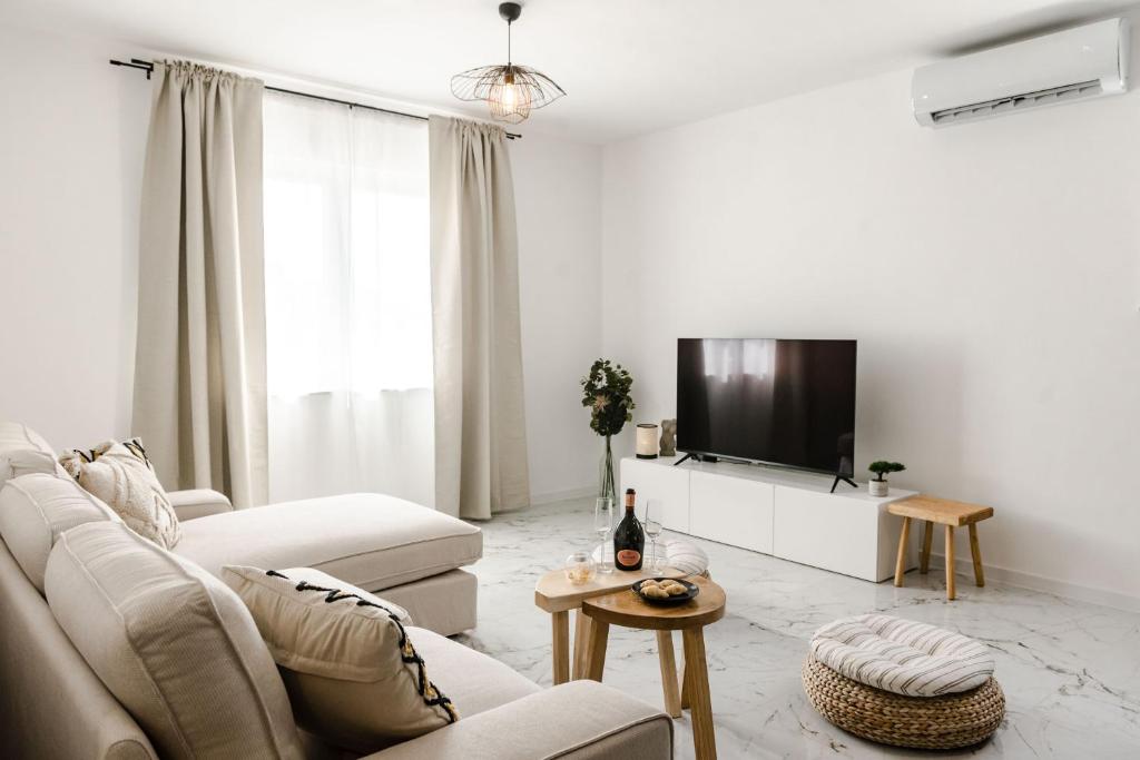 A seating area at Luš Residence