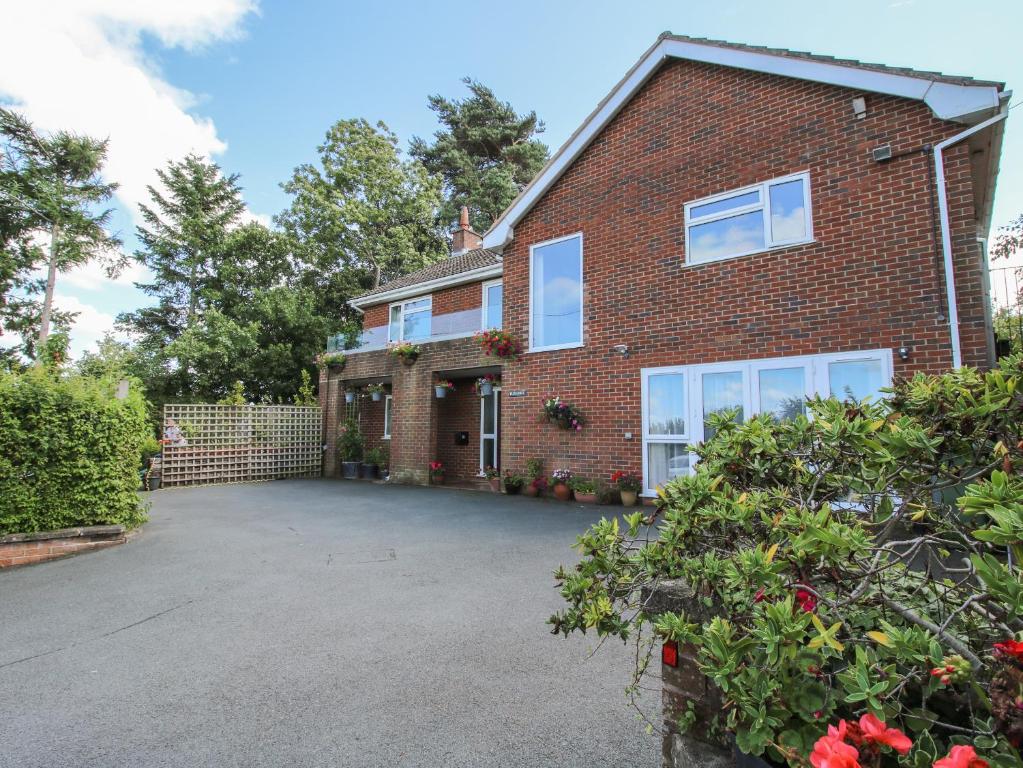 Plum Hill Studio, Oswestry (updated prices 2024)