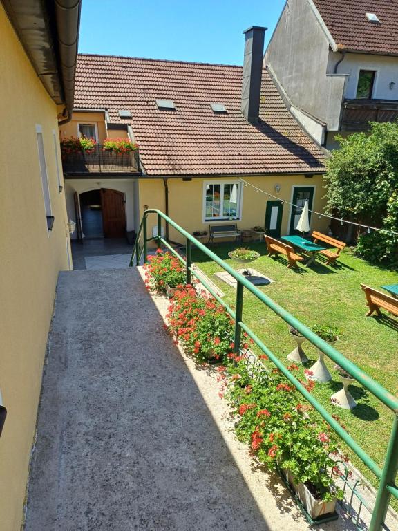 The building in which a panziókat is located