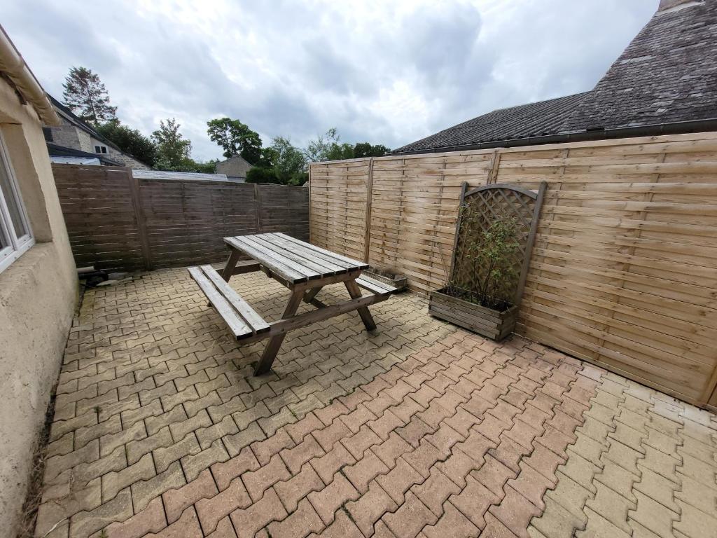Fotografie z fotogalerie ubytování Beau chalet 6 personnes avec Jacuzzi v destinaci Tilly-sur-Seulles