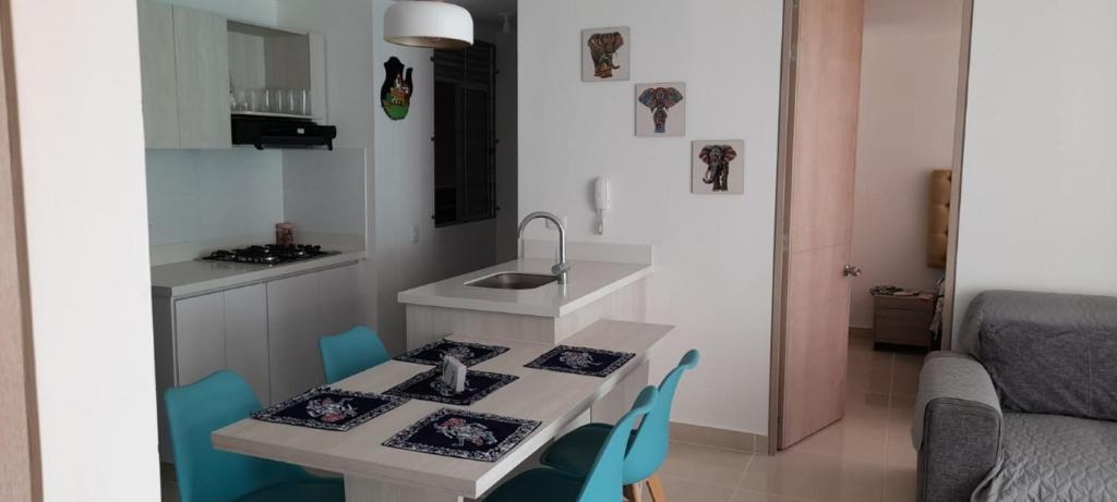 Kuchyň nebo kuchyňský kout v ubytování Apartamento en Peña Azul "La Aldea" Ricaurte, Cundinamarca