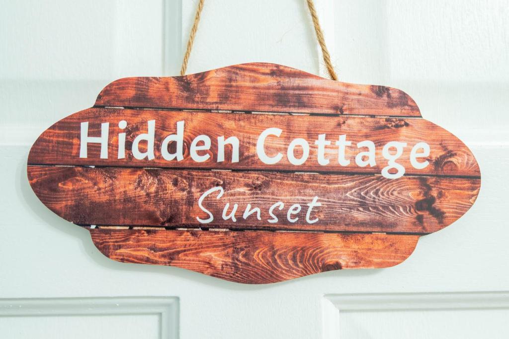 Certifikát, hodnocení, plakát nebo jiný dokument vystavený v ubytování The Hidden Cottage